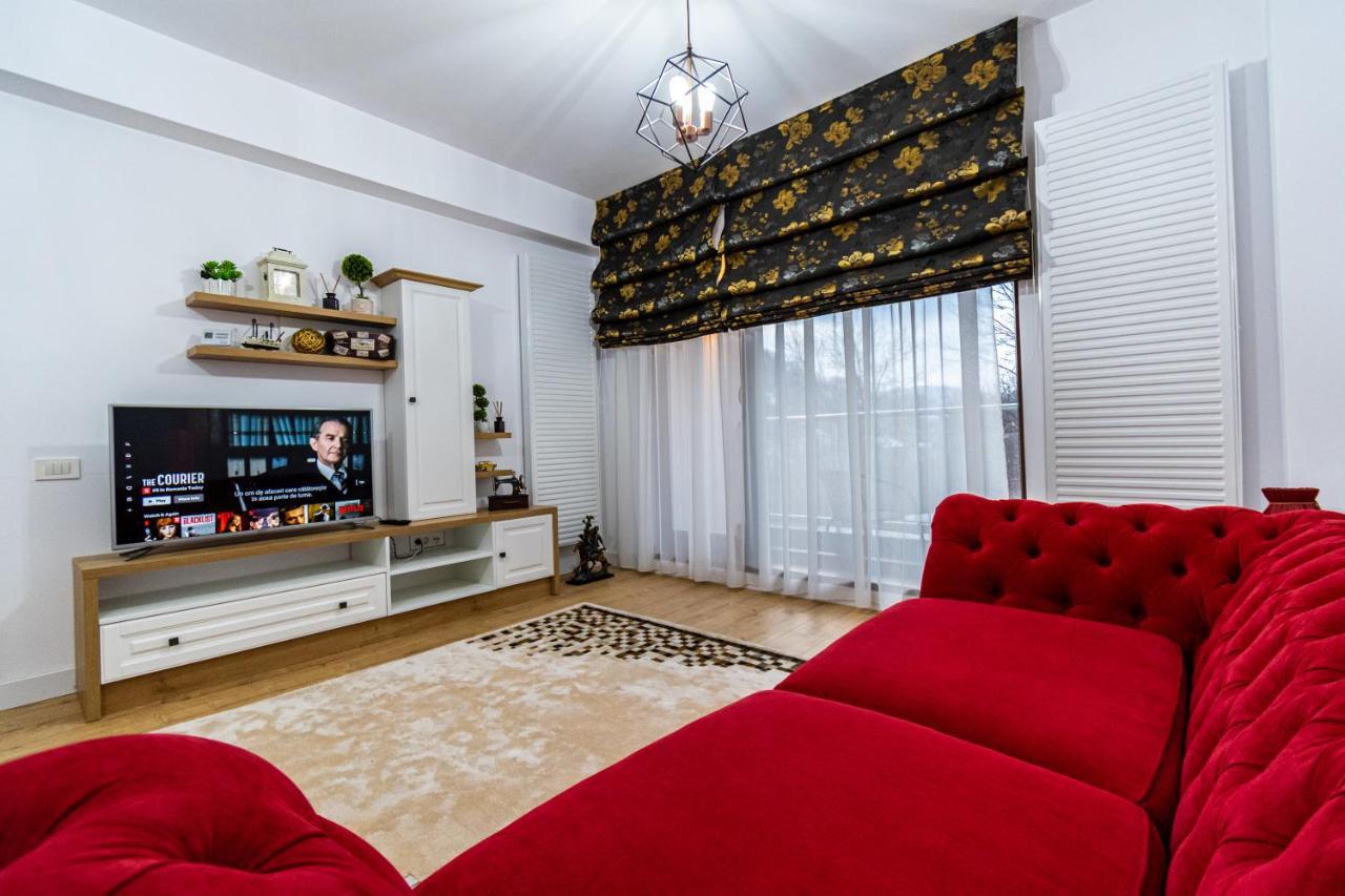 Lighthouse Central: Fortress Views & Free Parking Apartment Brasov Exterior photo