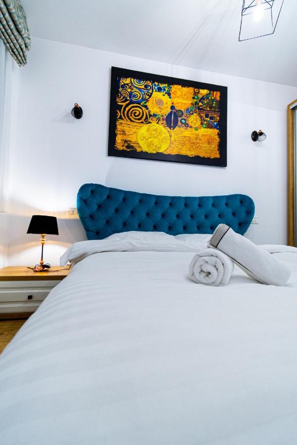 Lighthouse Central: Fortress Views & Free Parking Apartment Brasov Exterior photo